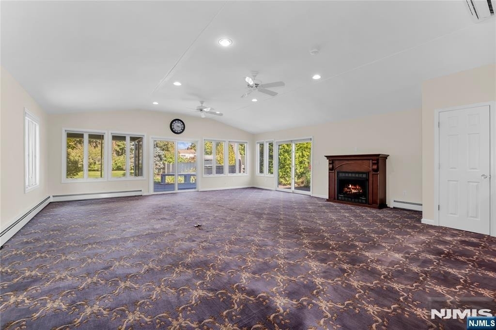 19 Crefeld - Photo 9