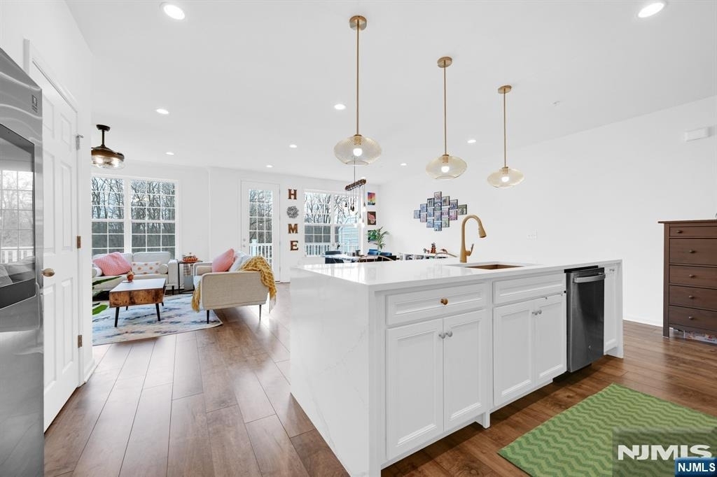 83 Sequoia - Photo 7