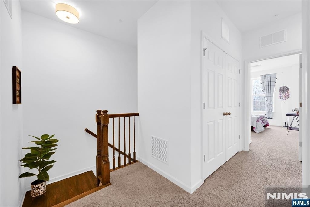 83 Sequoia - Photo 18