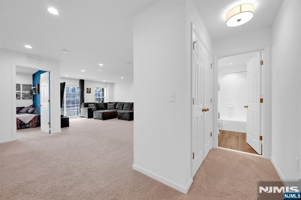 83 Sequoia - Photo 30