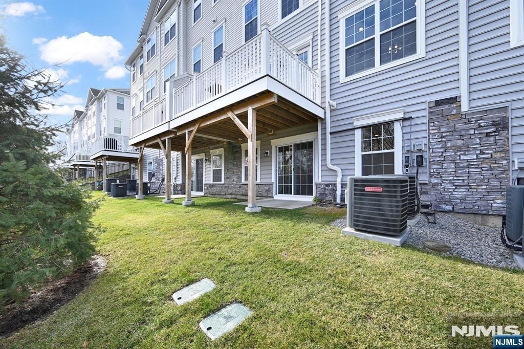 83 Sequoia - Photo 34