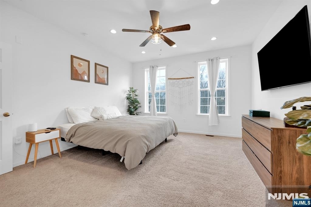 83 Sequoia - Photo 23