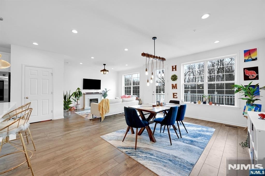 83 Sequoia - Photo 5
