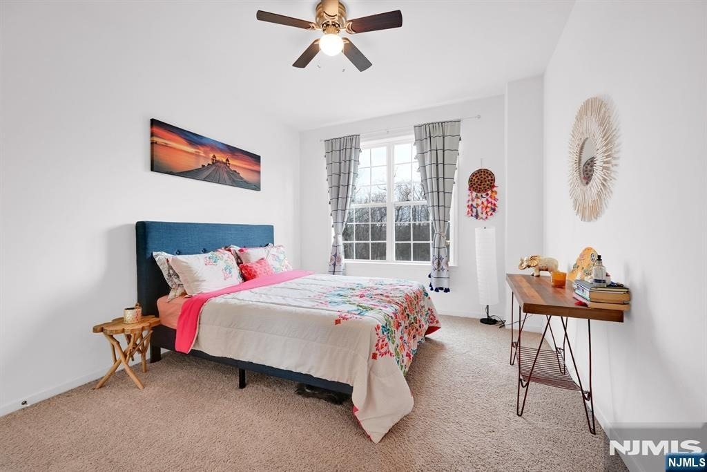 83 Sequoia - Photo 25