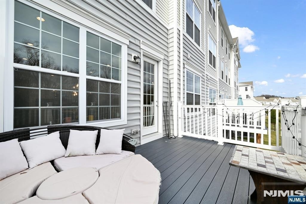 83 Sequoia - Photo 12