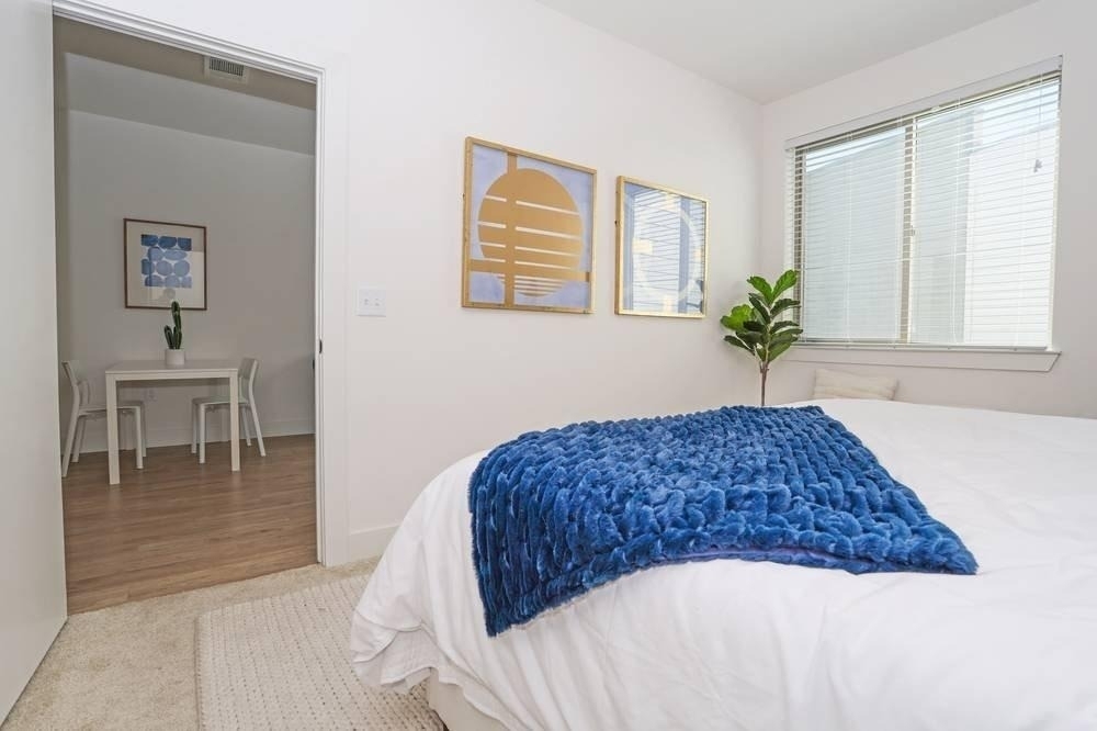 1500 N Saint Marys - Photo 11