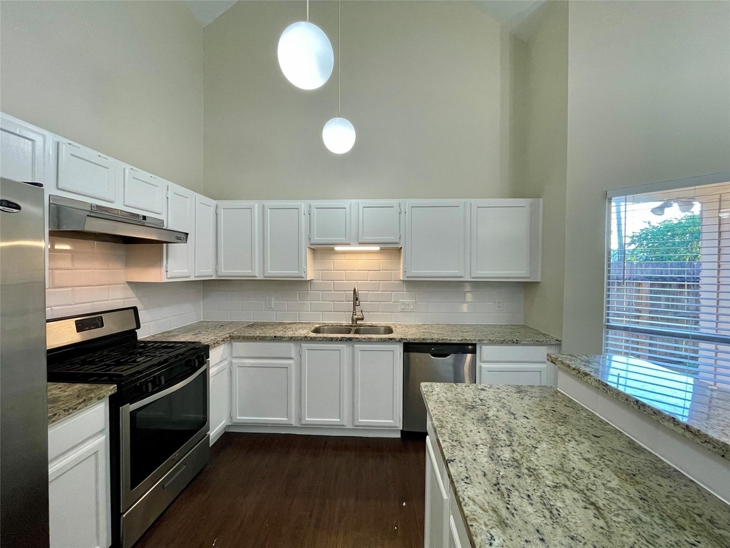 6619 Pleasant Stream Drive - Photo 9