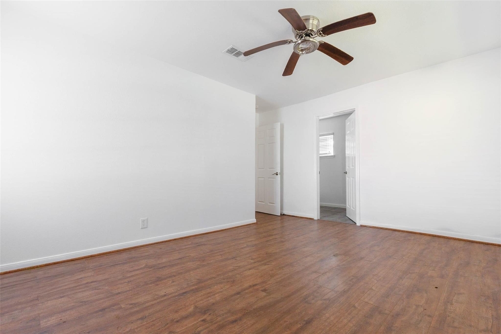 5315 Creekbend Drive - Photo 4