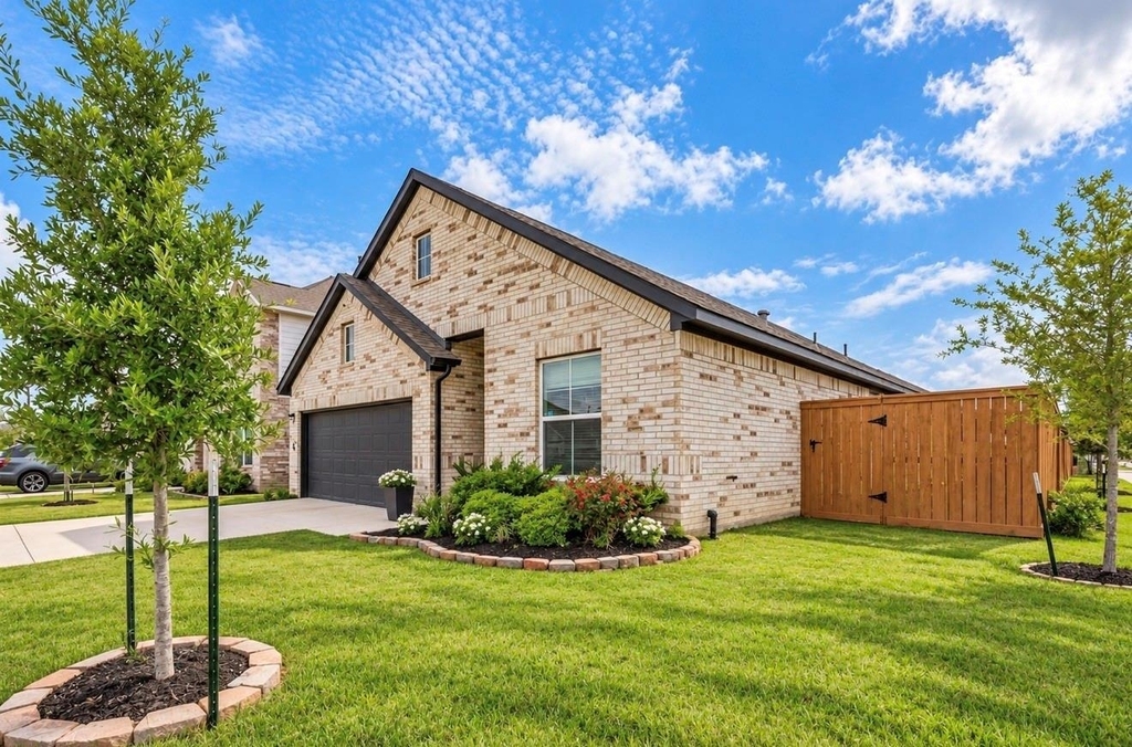 200 Catalina Cove Drive - Photo 2