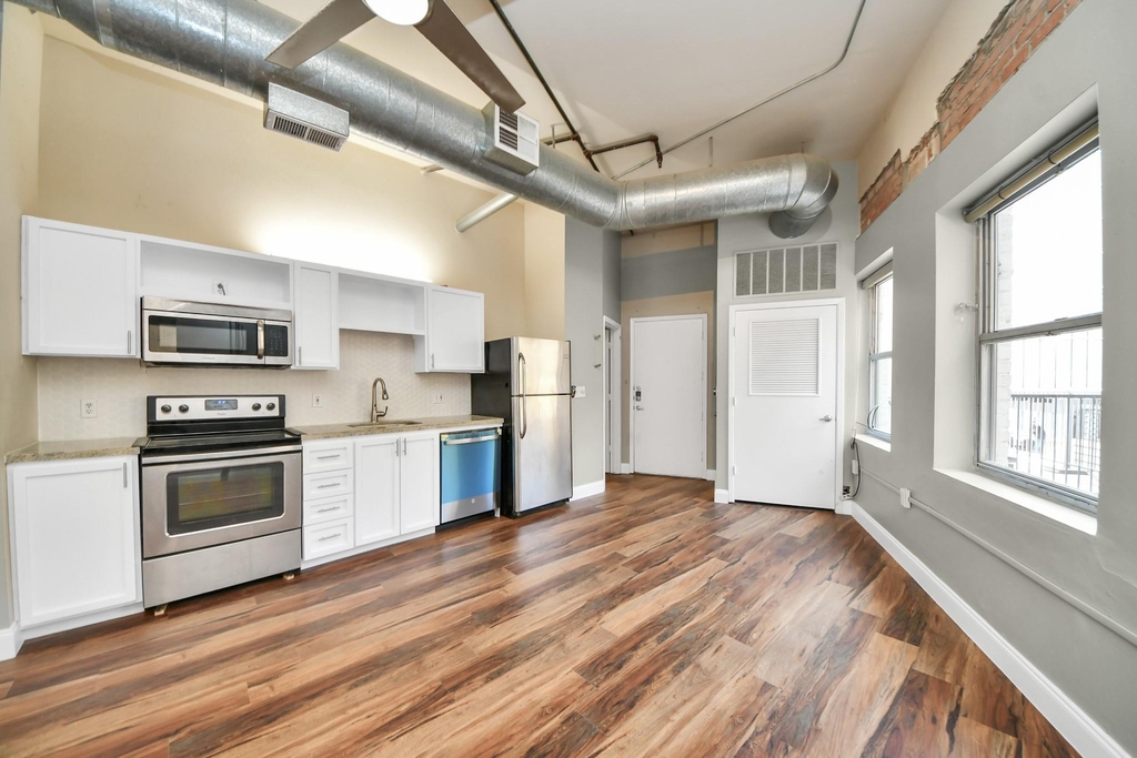 705 Main Street - Photo 11