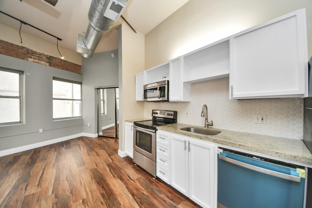 705 Main Street - Photo 8