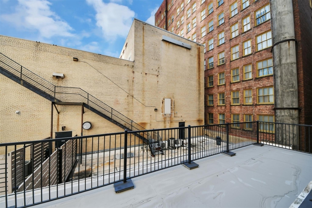 705 Main Street - Photo 18