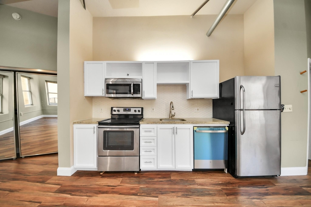 705 Main Street - Photo 6