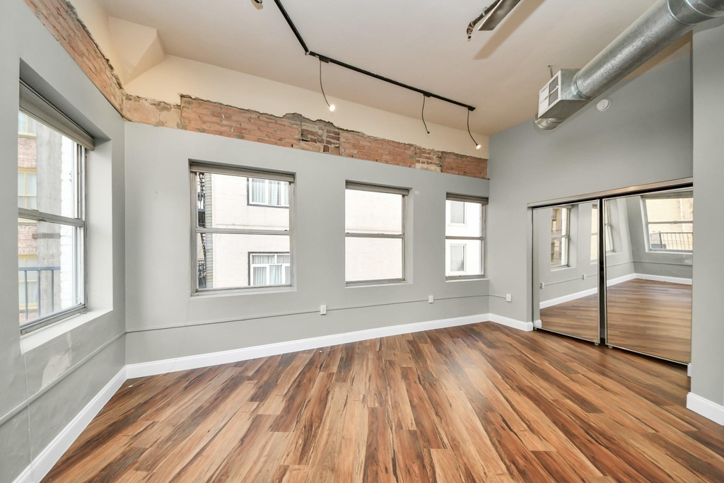 705 Main Street - Photo 13