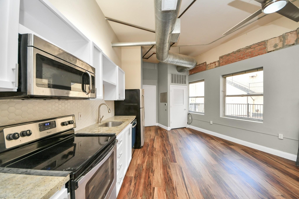 705 Main Street - Photo 9