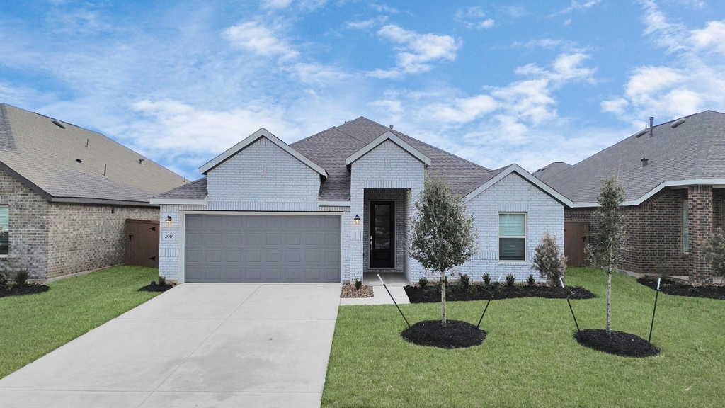 2916 Cordova Hill Drive - Photo 0
