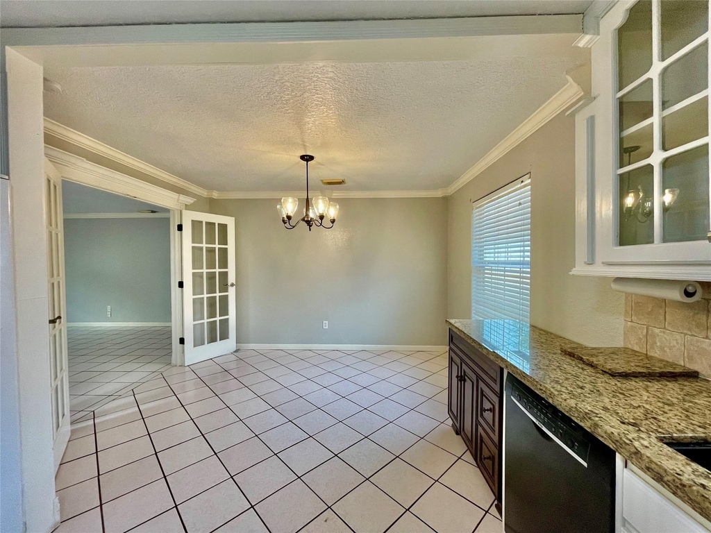 1511 N Avenue N - Photo 9