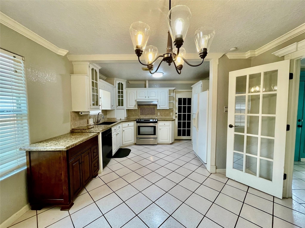 1511 N Avenue N - Photo 11