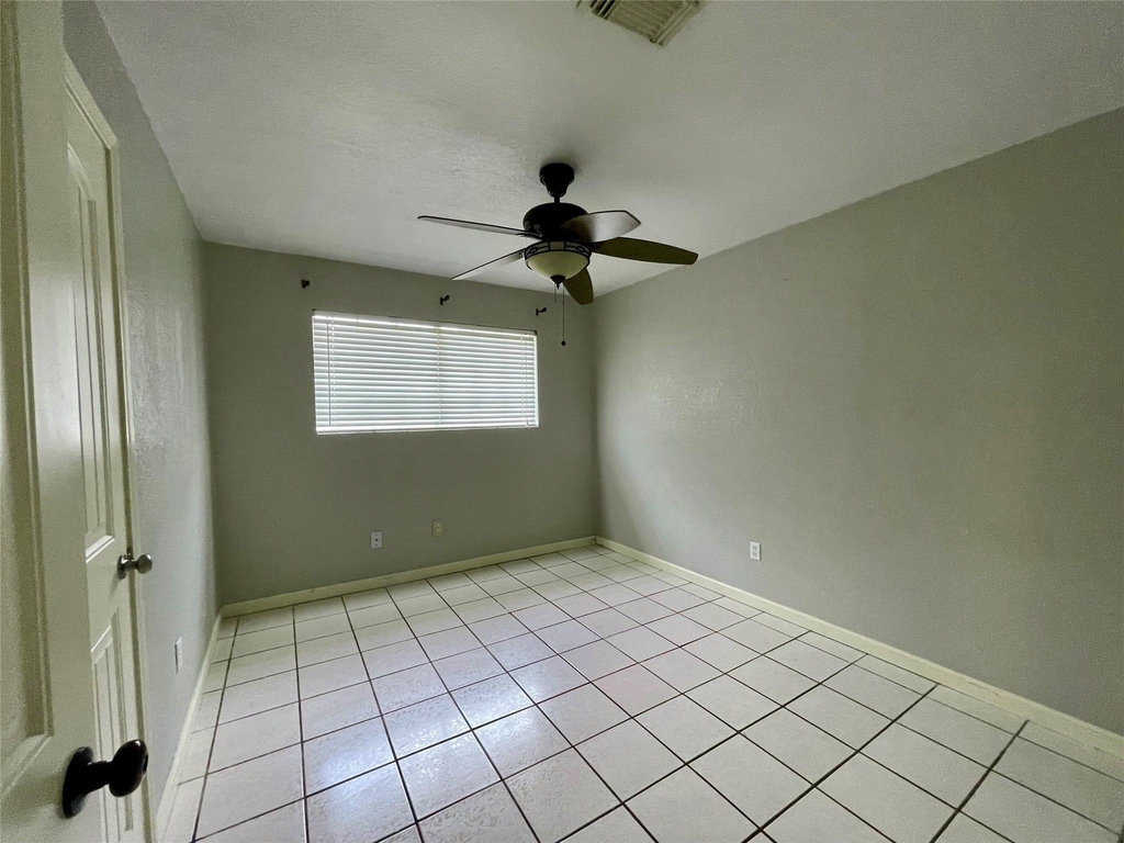 1511 N Avenue N - Photo 22