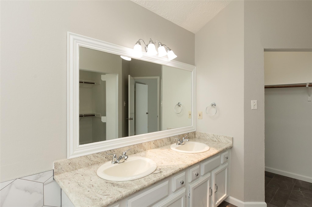 1923 Havenhouse Drive - Photo 30