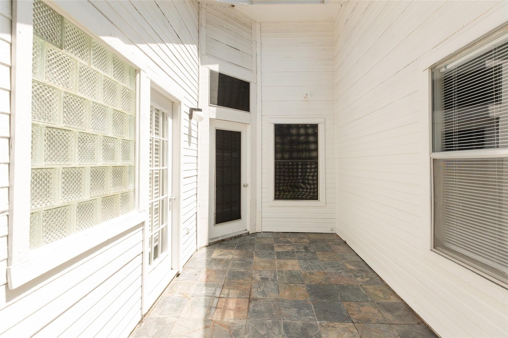 1923 Havenhouse Drive - Photo 31