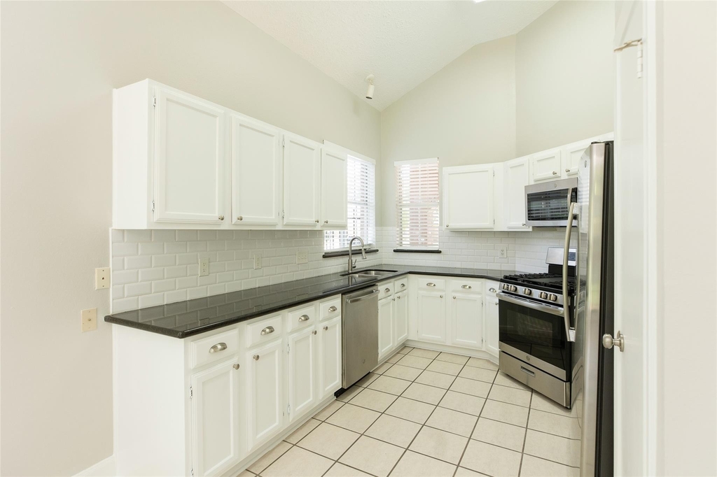 1923 Havenhouse Drive - Photo 12