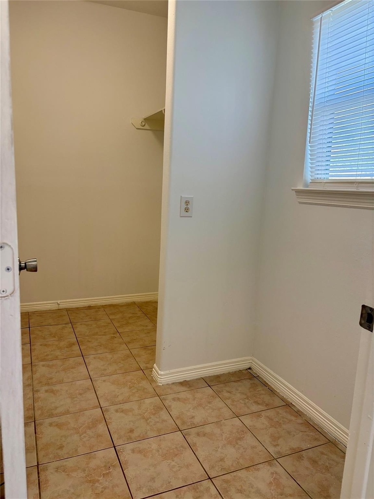 21310 Berry Ridge Lane - Photo 4