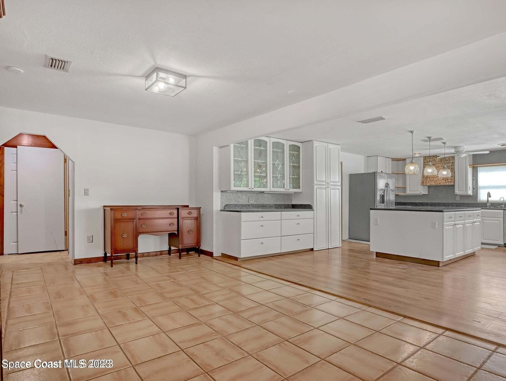1732 Robin Hood Avenue - Photo 4