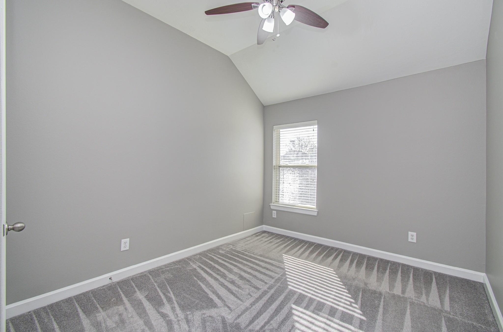 8302 Kerrington Glen Drive - Photo 23