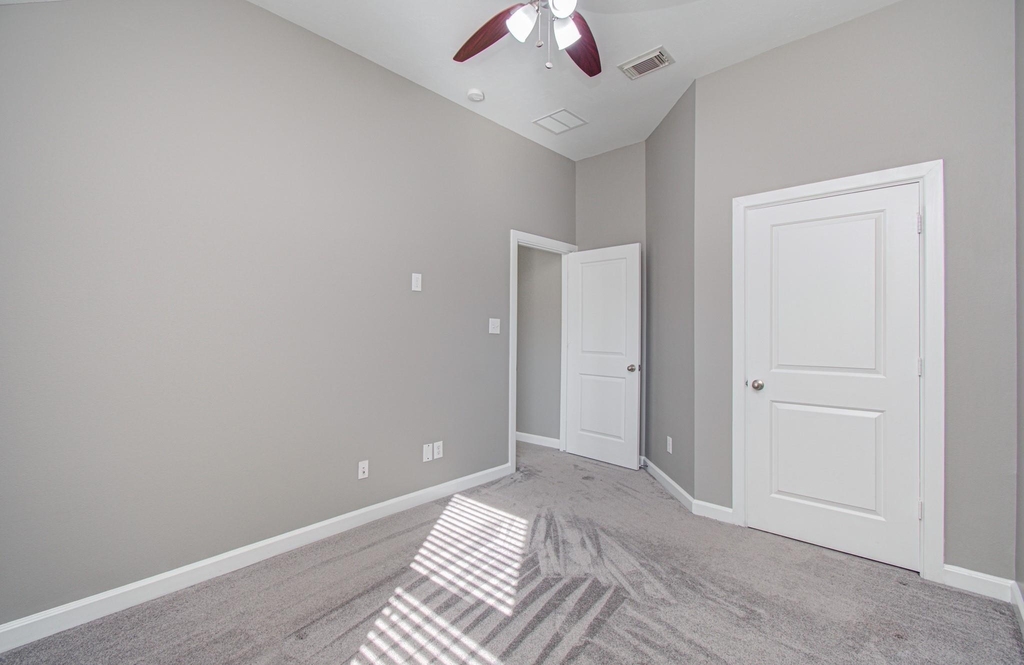 8302 Kerrington Glen Drive - Photo 24