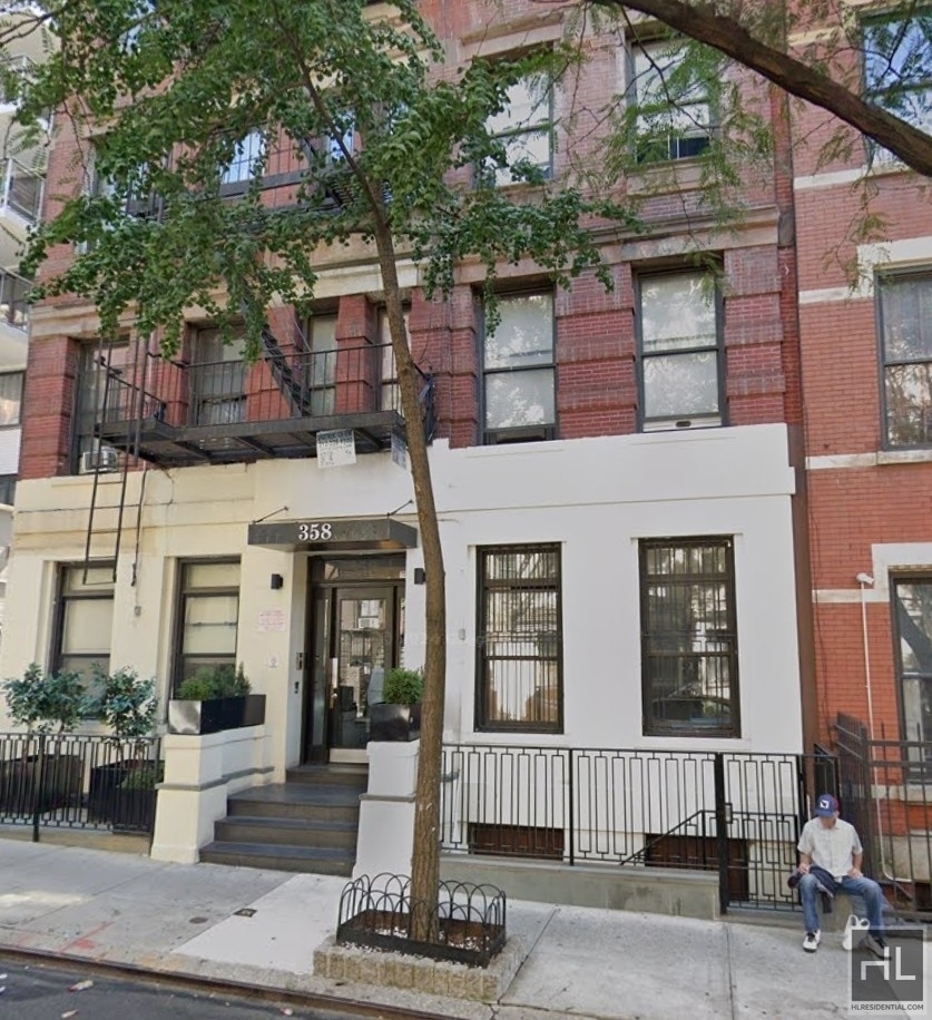 W 51st St. - Photo 2