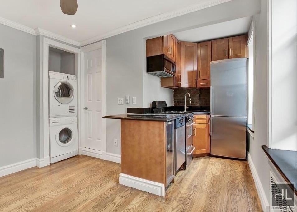 W 51st St. - Photo 3