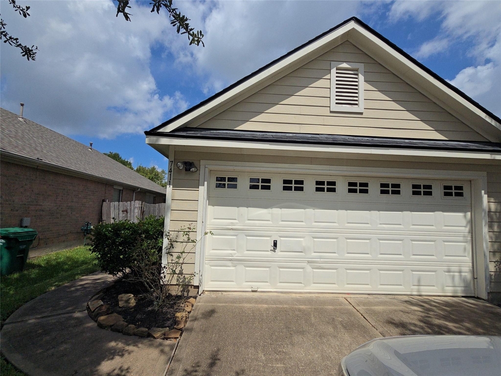 7411 Ravenswood - Photo 0