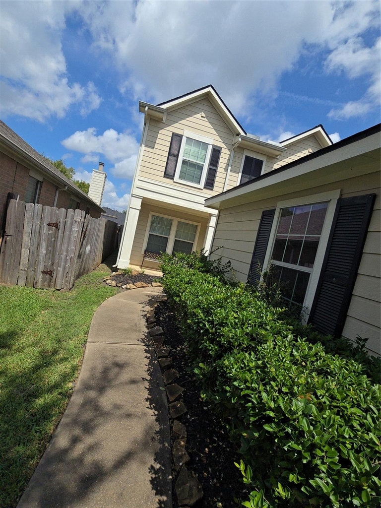7411 Ravenswood - Photo 2