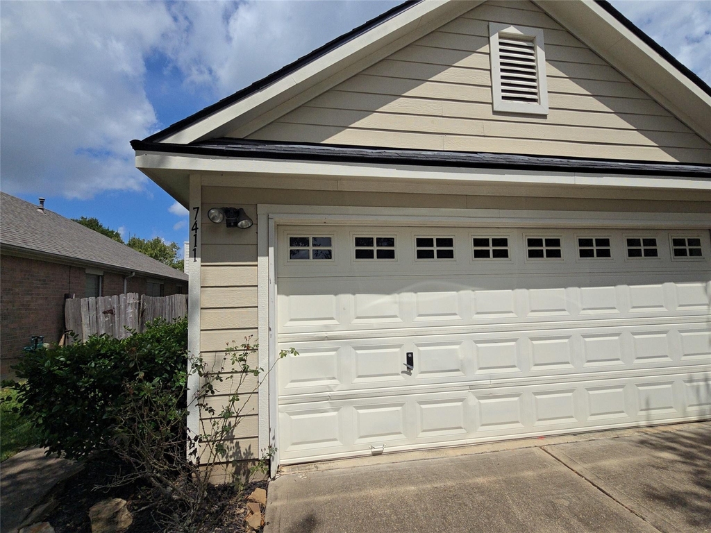 7411 Ravenswood - Photo 1