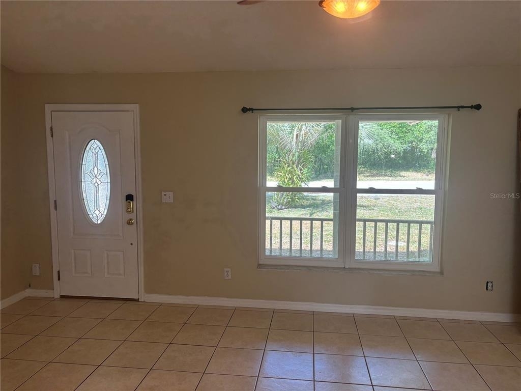 201 E Baker Street E - Photo 2