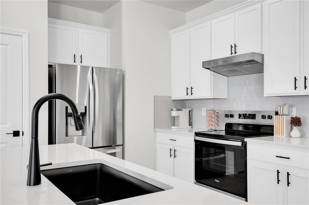37557 Mackenzie Drive - Photo 9