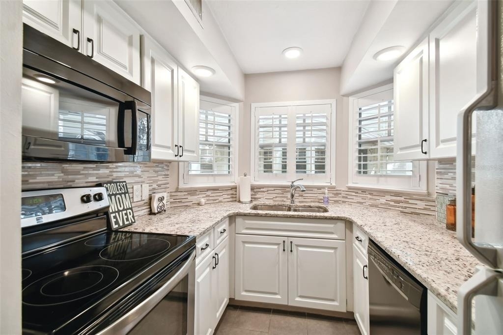 506 S Oregon Avenue - Photo 1