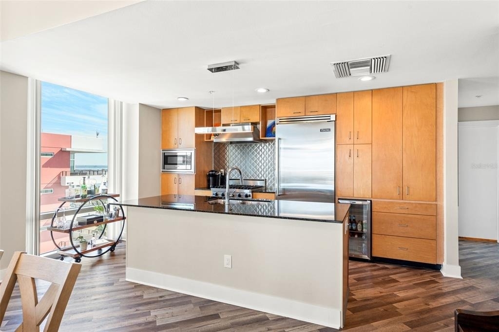 1120 E Kennedy Boulevard - Photo 9