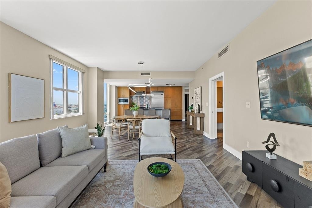 1120 E Kennedy Boulevard - Photo 10