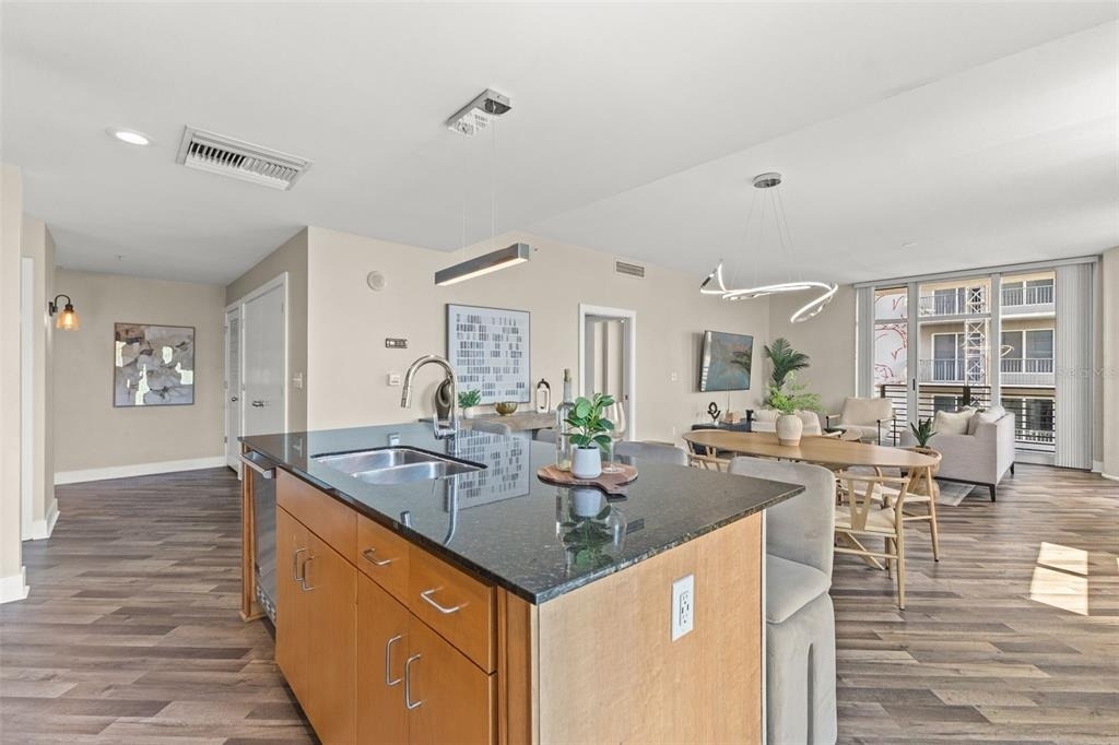 1120 E Kennedy Boulevard - Photo 18