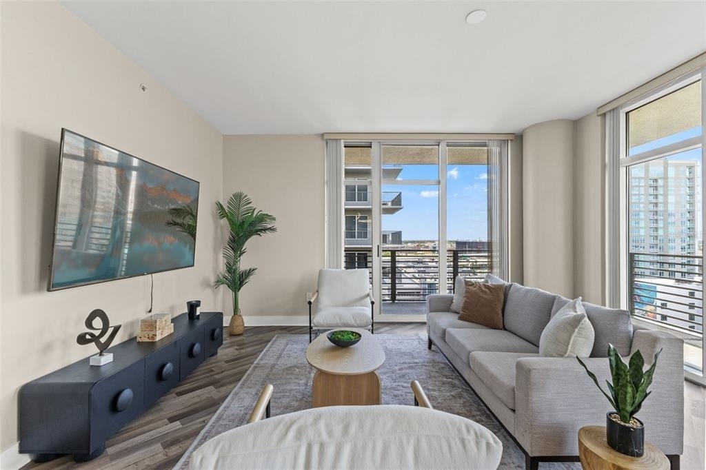 1120 E Kennedy Boulevard - Photo 2