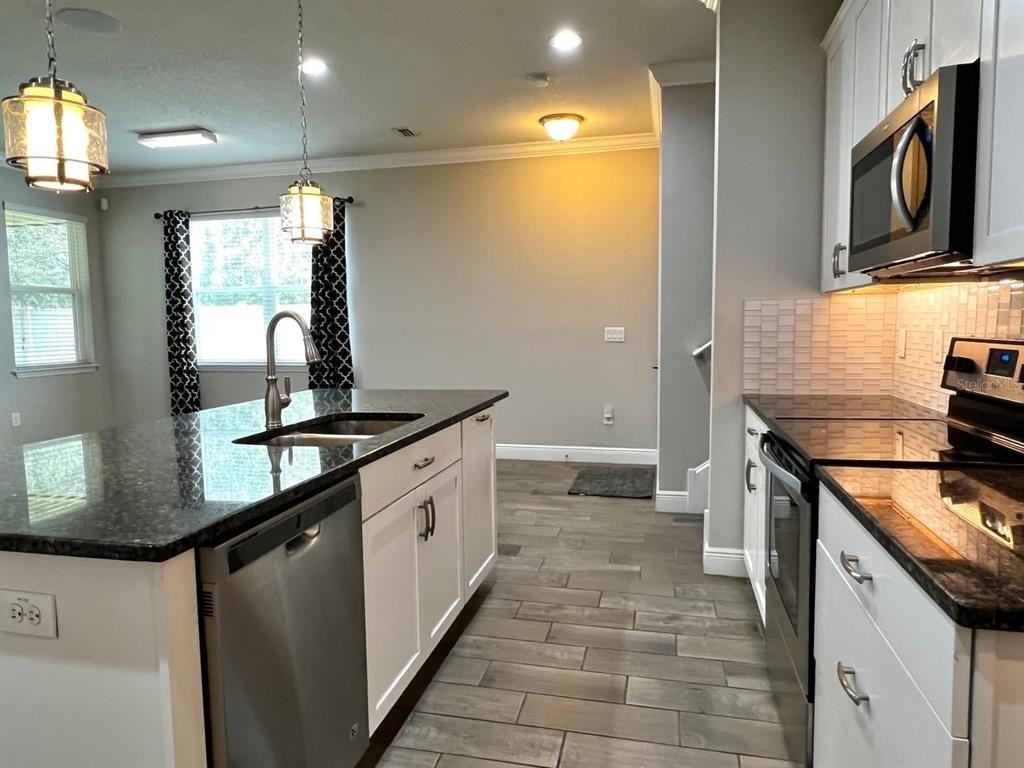 18814 Cornuta Street - Photo 8