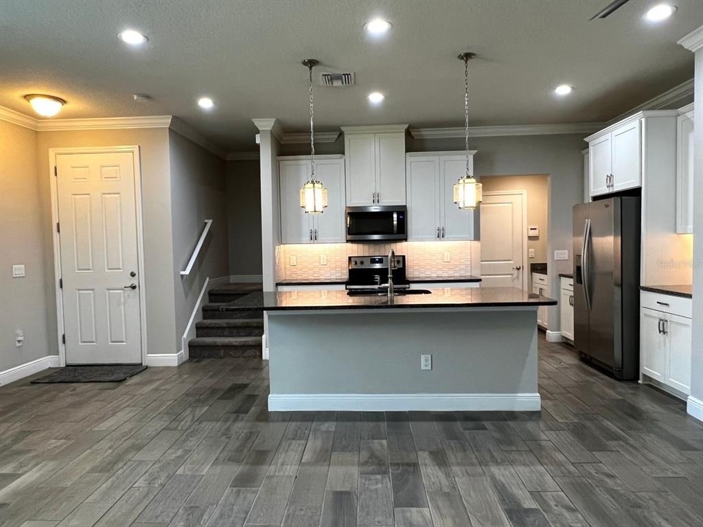 18814 Cornuta Street - Photo 6