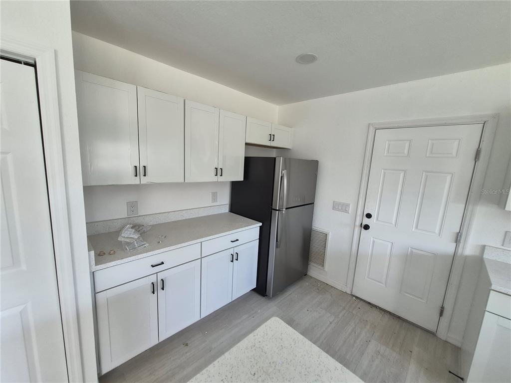 805 Longfellow Terrace - Photo 15