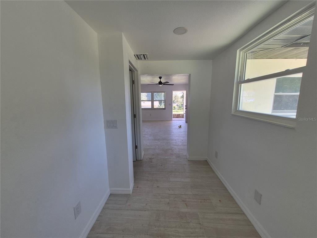 805 Longfellow Terrace - Photo 6