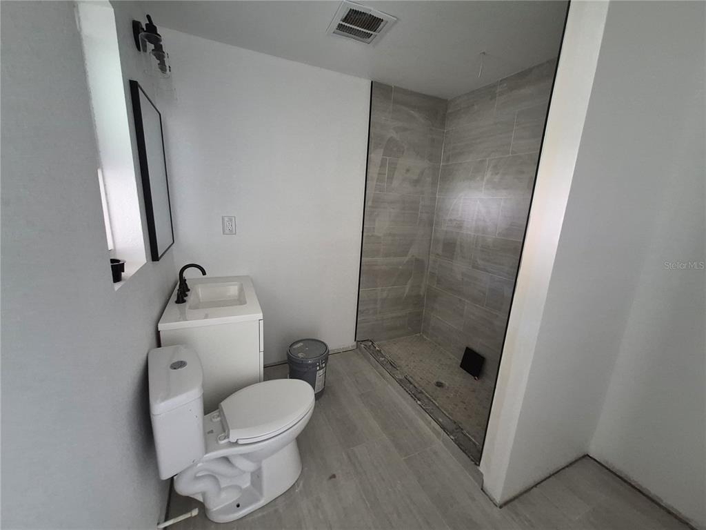 805 Longfellow Terrace - Photo 9