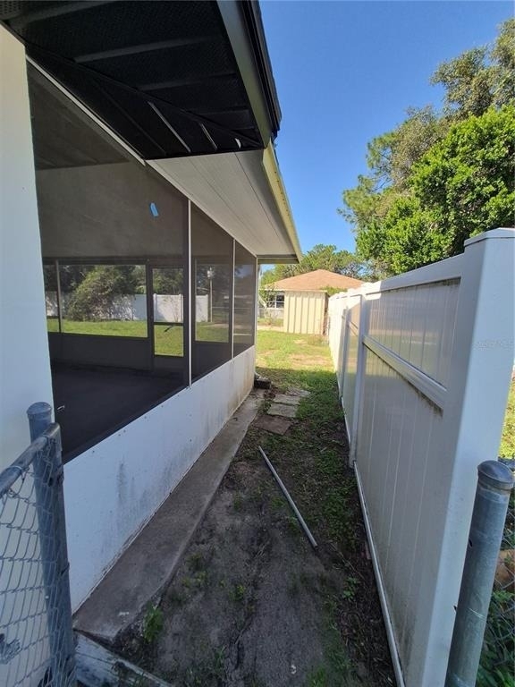 805 Longfellow Terrace - Photo 14