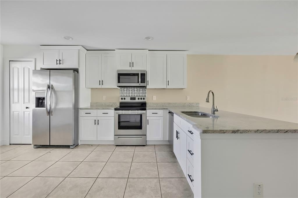 10438 Grimes Street - Photo 2