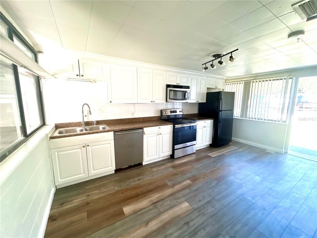 1410 34th Street - Photo 4